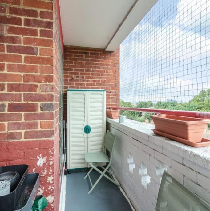Top Floor 1 Bedroom Apartment With Views Over Londýn Exteriér fotografie