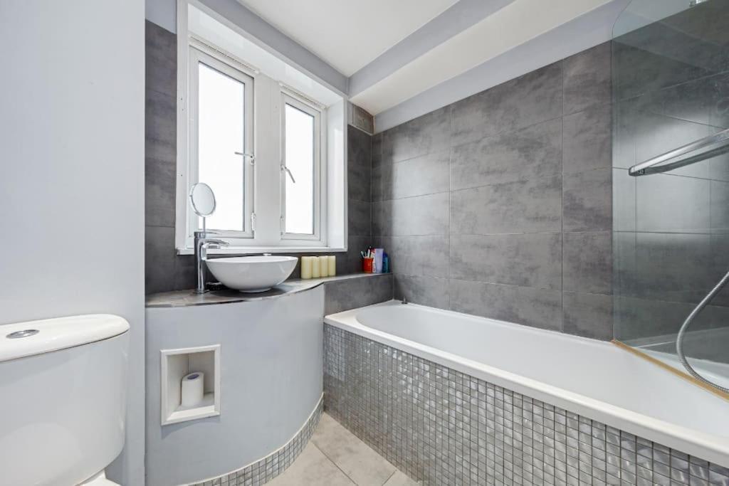 Top Floor 1 Bedroom Apartment With Views Over Londýn Exteriér fotografie